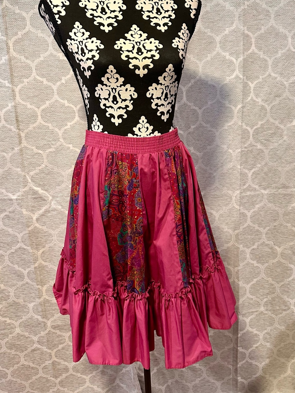 Vtg Malco Modes  Magenta Paisley Tiered western/prairie Skirt size S